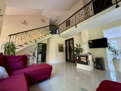 Sale, house, 180m², Donja Vrežina, Niš - image 16