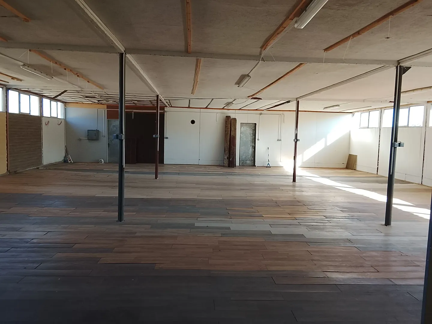 Rent, office space, 800m², Trešnja-Koviona, Sopot