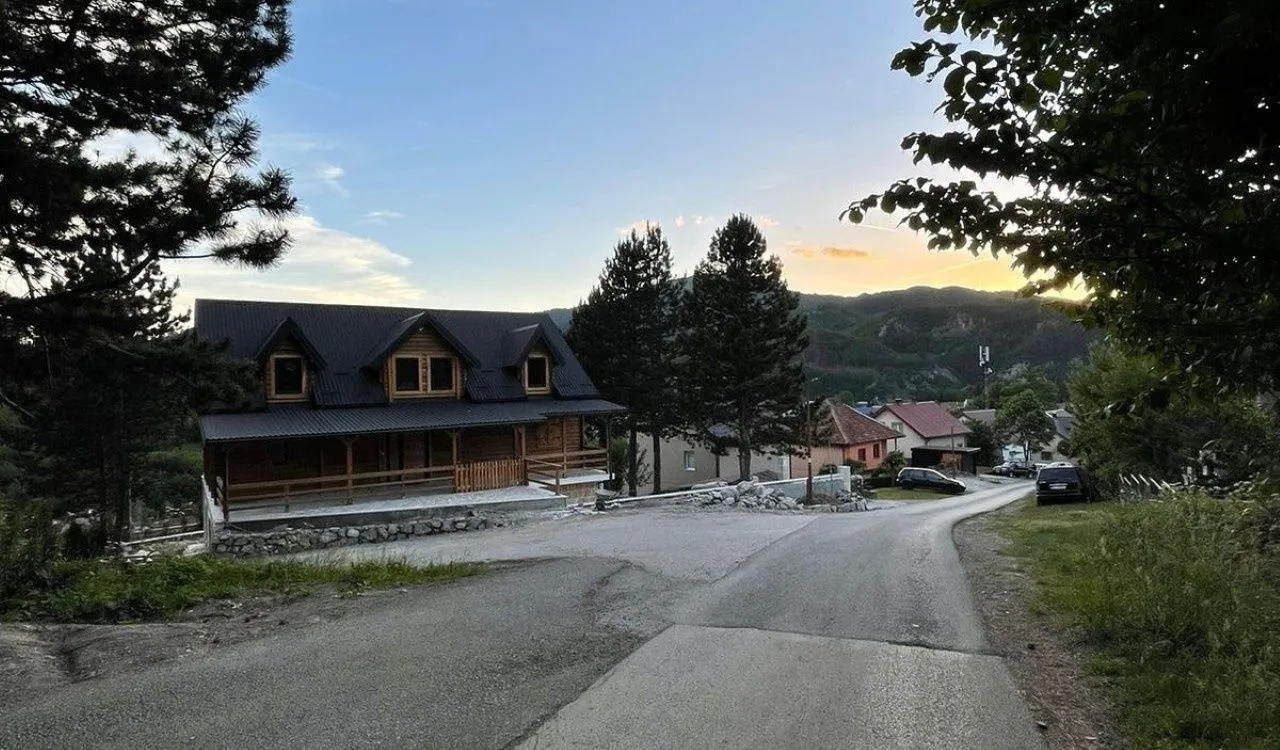 Prodaja, plac, 527m², Centar, Kolašin
