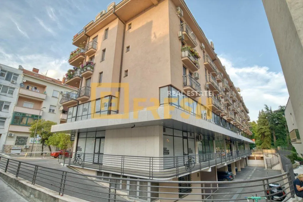 Rent, two bedroom apartment, 90m², Centar, Podgorica