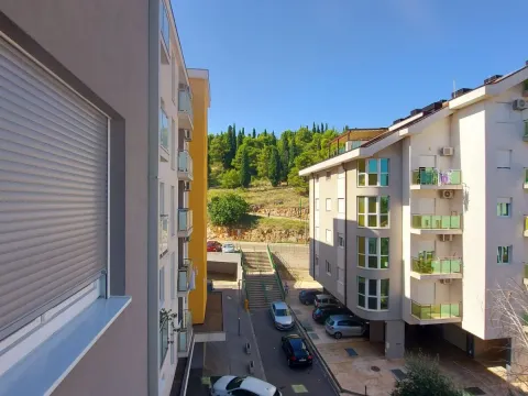 Izdavanje, dvosoban stan, 70m², Ljubović, Podgorica - image 17