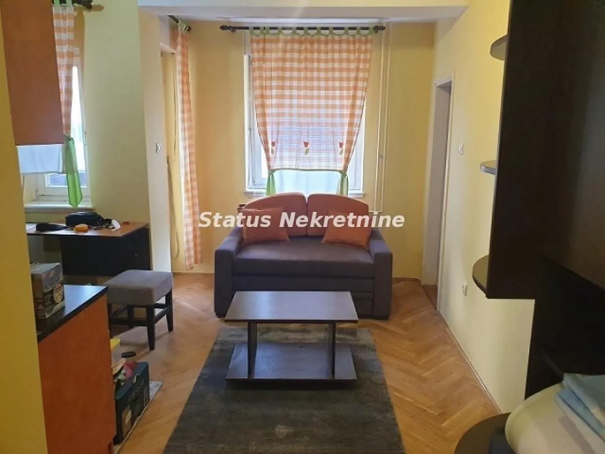 Izdavanje, garsonjera, 22m², Rotkvarija, Novi Sad Sve Podlokacije