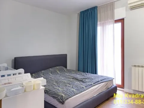 Prodaja, četvorosoban stan, 151m², Vračar Centar, Vračar Sve Podlokacije - image 10