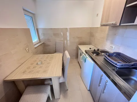 Rent, one bedroom apartment, 45m², Centar, Budva - image 1