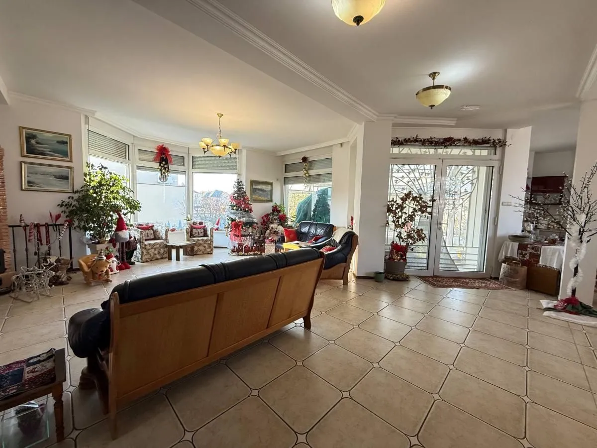Sale, house, 473m², Veternička rampa, Novi Sad Sve Podlokacije