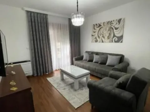 Izdavanje, dvosoban stan, 69m², Master Kvart, Podgorica