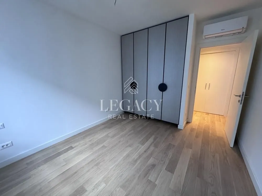 Izdavanje, dvosoban stan, 59m², Savski Venac, Beograd