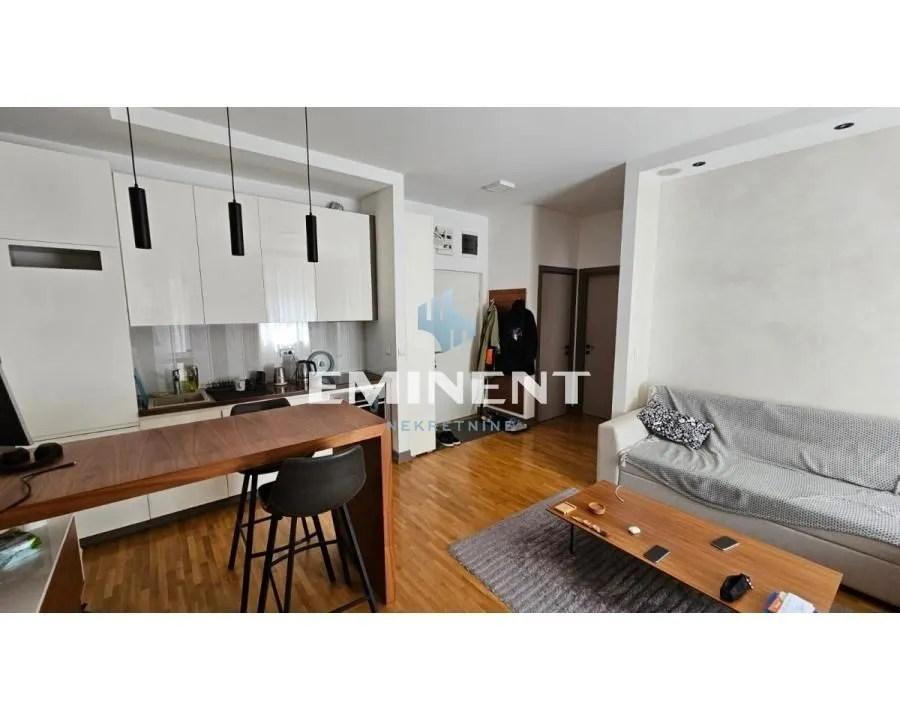 Izdavanje, dvosoban stan, 44m², Banovo Brdo, Beograd