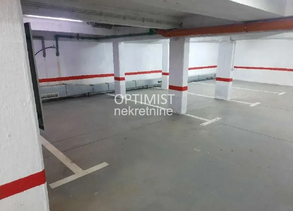 Sale, parking/garage, 170m², Kumodraž 1, Kumodraž Sve Podlokacije