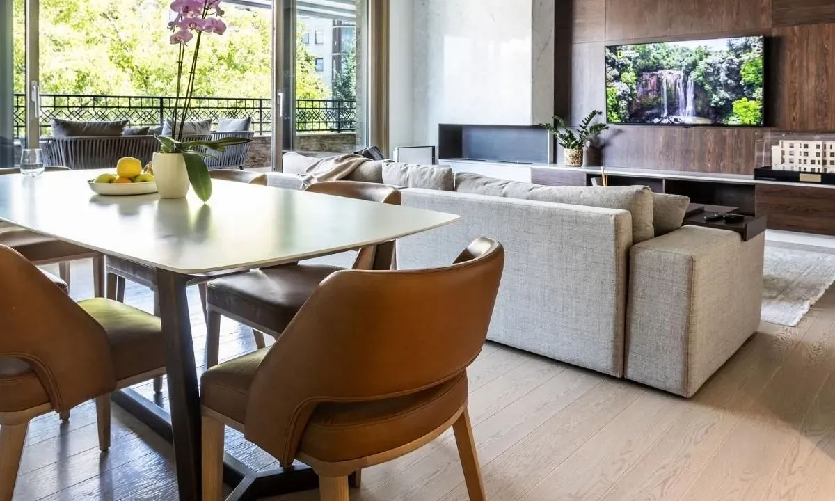 Izdavanje, četvorosoban stan, 151m², Vračar Sve Podlokacije, Beograd