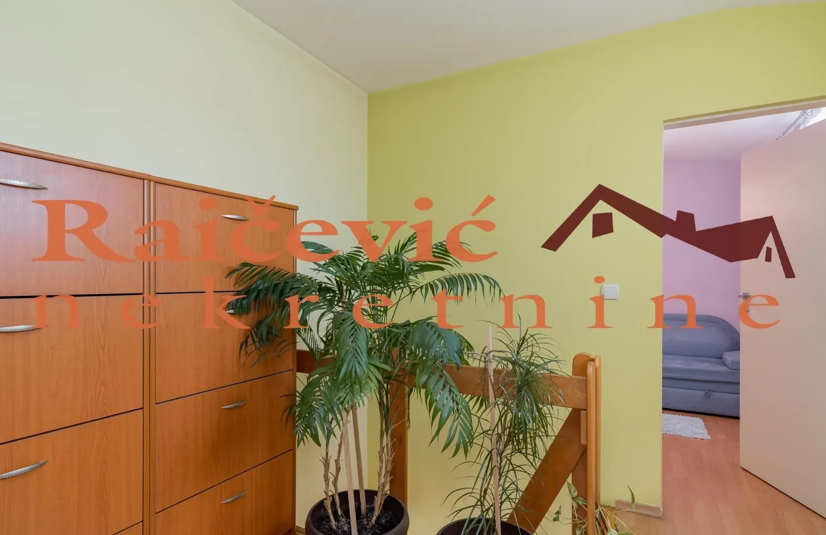 Izdavanje, trosoban stan, 65m², Kluz, Zvezdara Sve Podlokacije