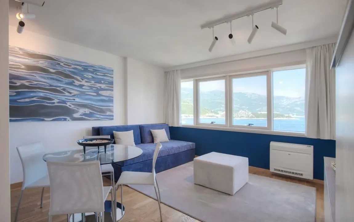 Prodaja, trosoban stan, 84m², Centar, Budva