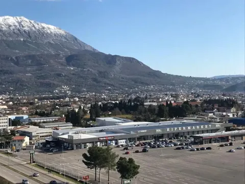 Prodaja, jednosoban stan, 46m², Centar, Bar - image 2