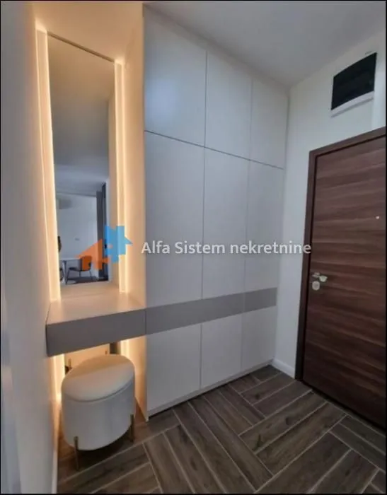 Izdavanje, stan, 40m², Južni Bulevar, Vračar Sve Podlokacije