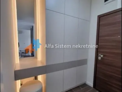 Rent, apartment, 40m², Južni Bulevar, Vračar Sve Podlokacije - image 4