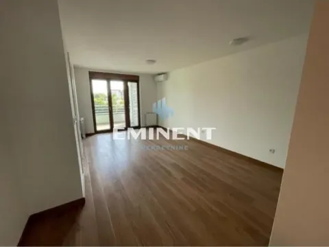 Stan in Novi Beograd Blok 65