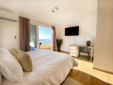 Rent, three bedroom apartment, 136m², Petrovac, Budva - image 9
