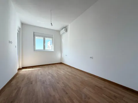 Prodaja, dvosoban stan, 65m², Stari Aerodrom, Podgorica - image 6