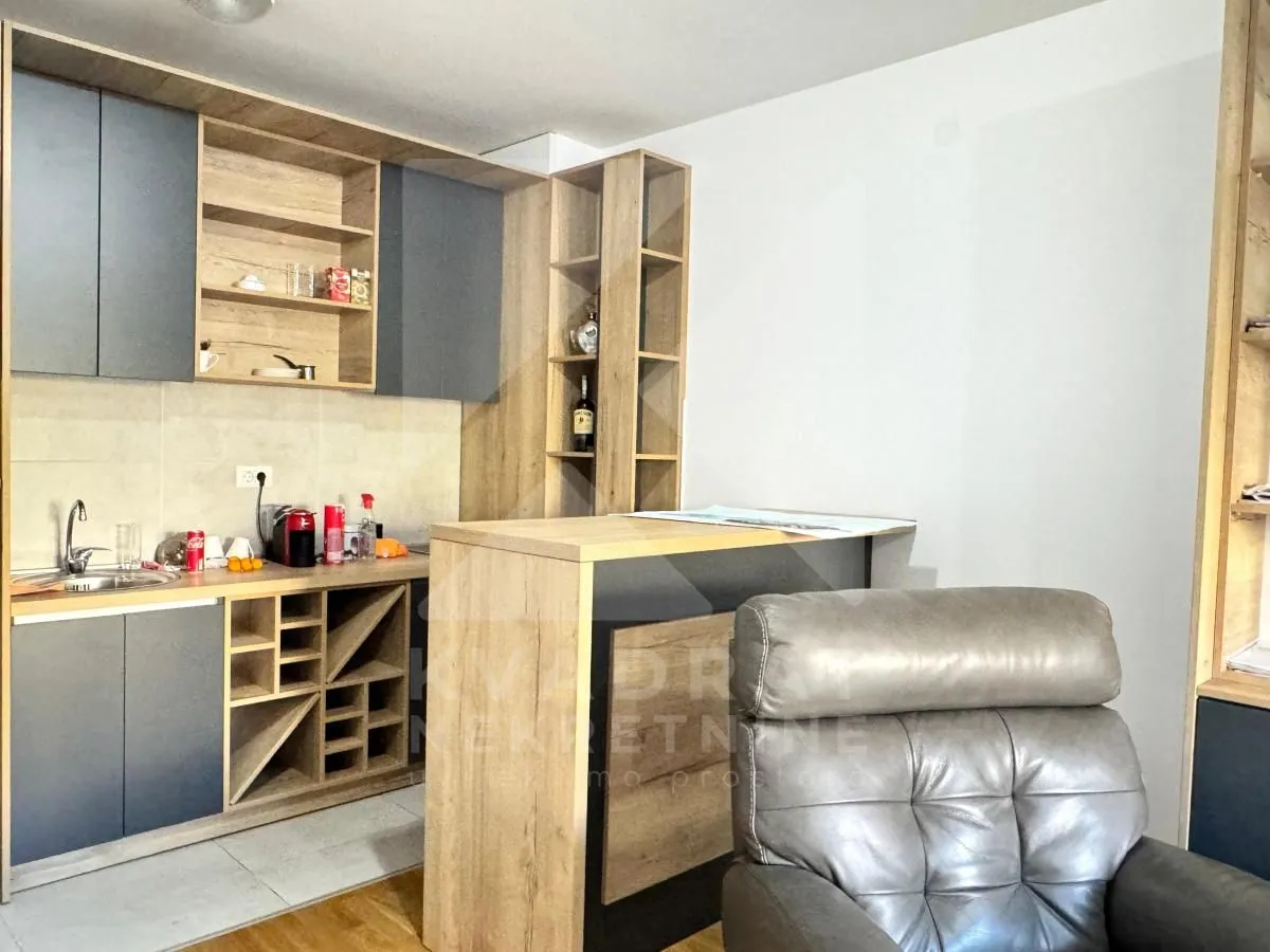 Prodaja, jednosoban stan, 45m², Stari Aerodrom, Podgorica