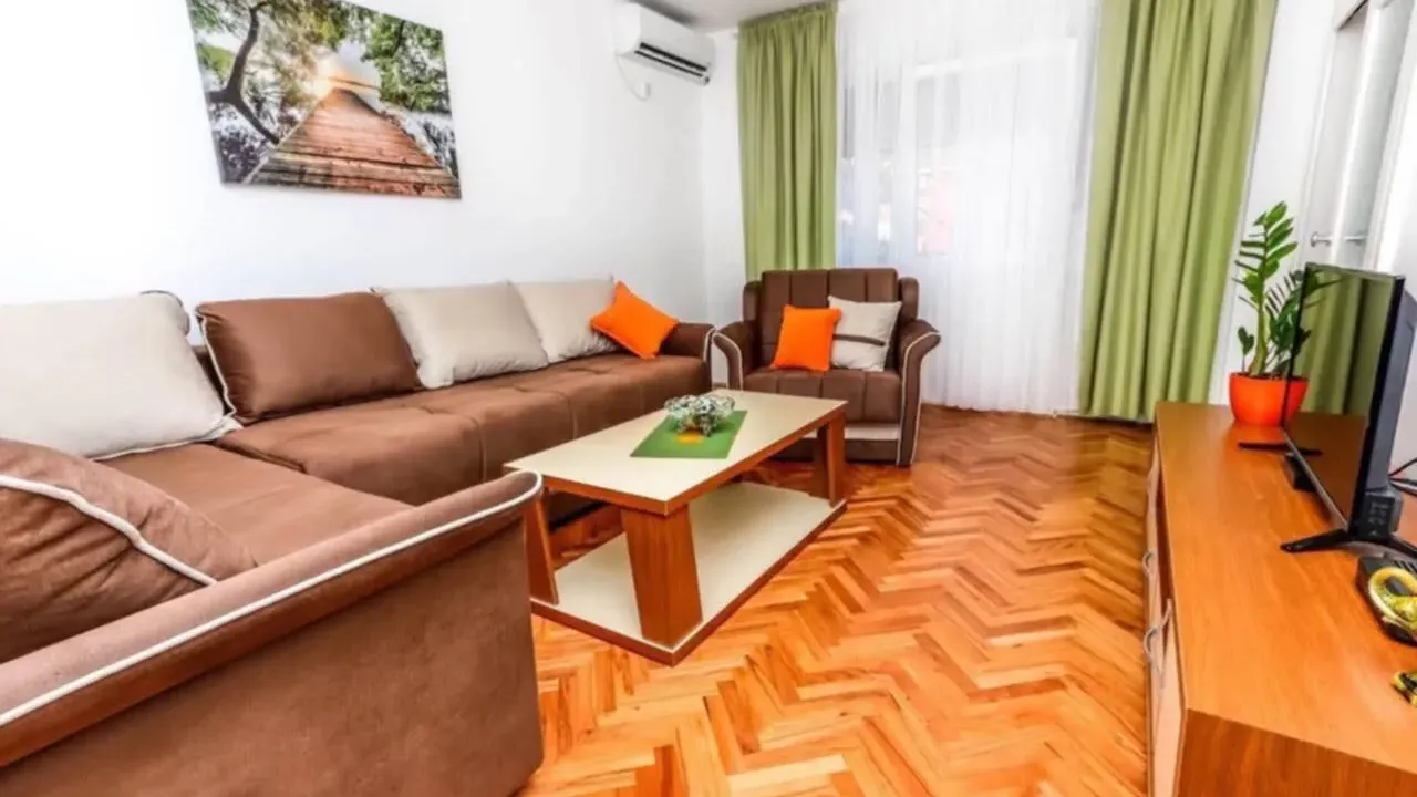 Rent, one bedroom apartment, 40m², Centar, Tivat