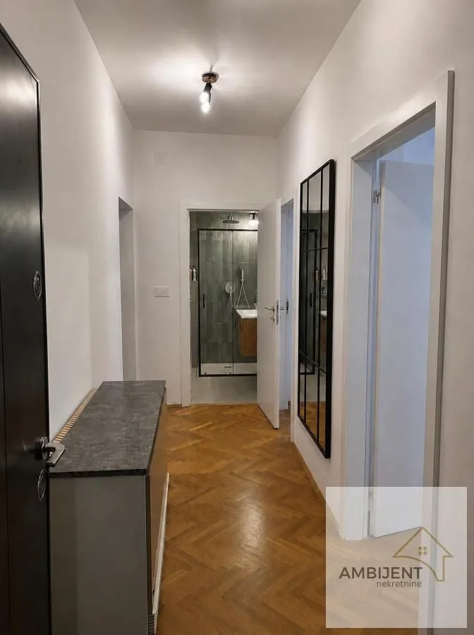 Prodaja, trosoban stan, 54m², Zemun Sve Podlokacije, Beograd