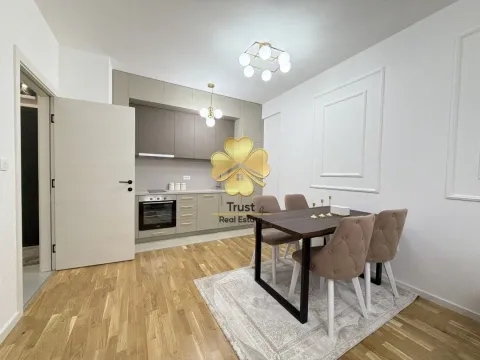 Izdavanje, dvosoban stan, 70m², Stari Aerodrom, Podgorica - image 4