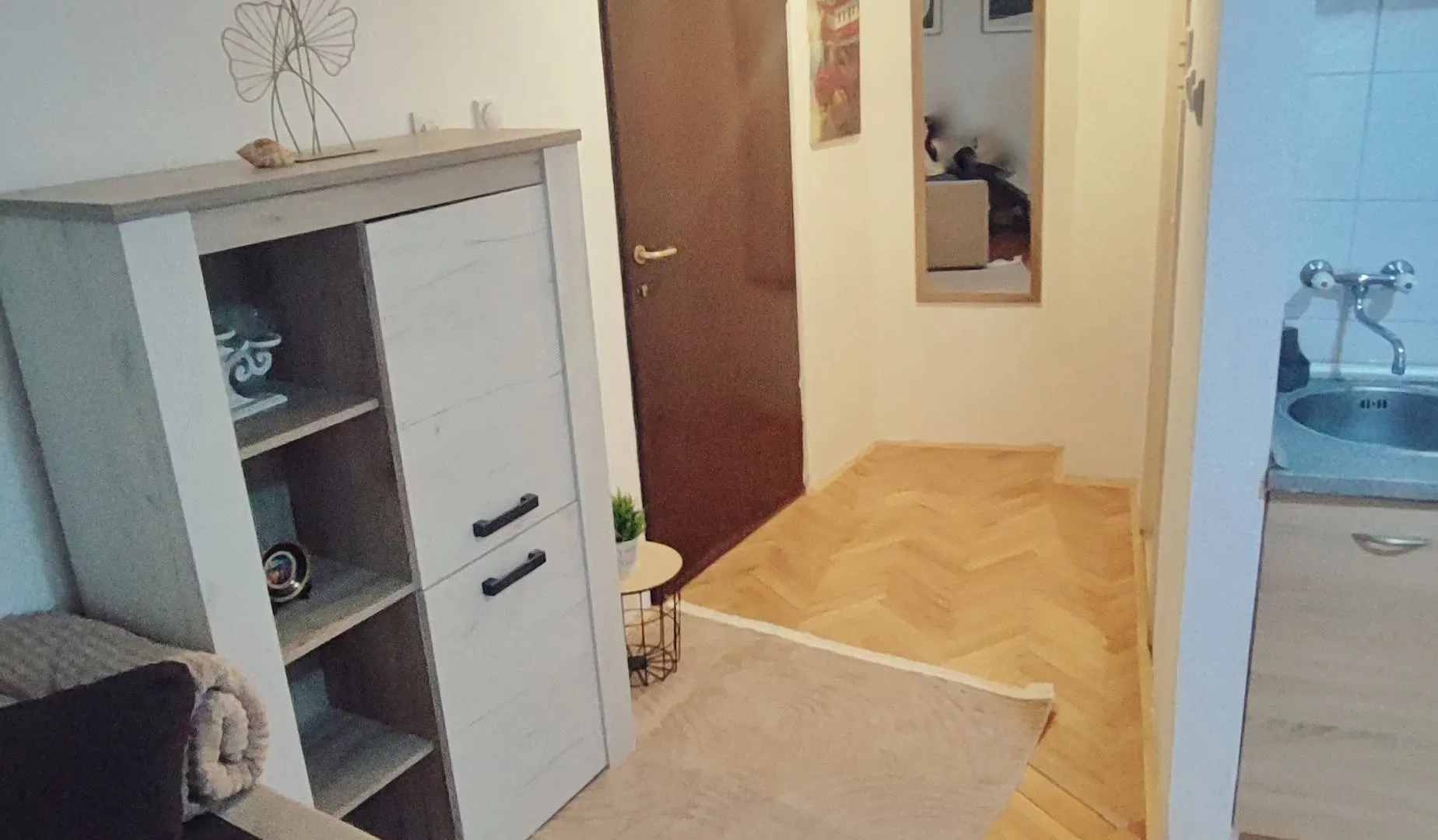 Izdavanje, jednosoban stan, 40m², Adok, Budva