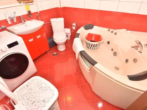 Rent, house, 176m², Rogami, Podgorica - image 11