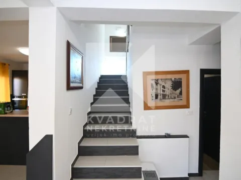 Prodaja, kuća, 220m², Vranići, Podgorica - image 22