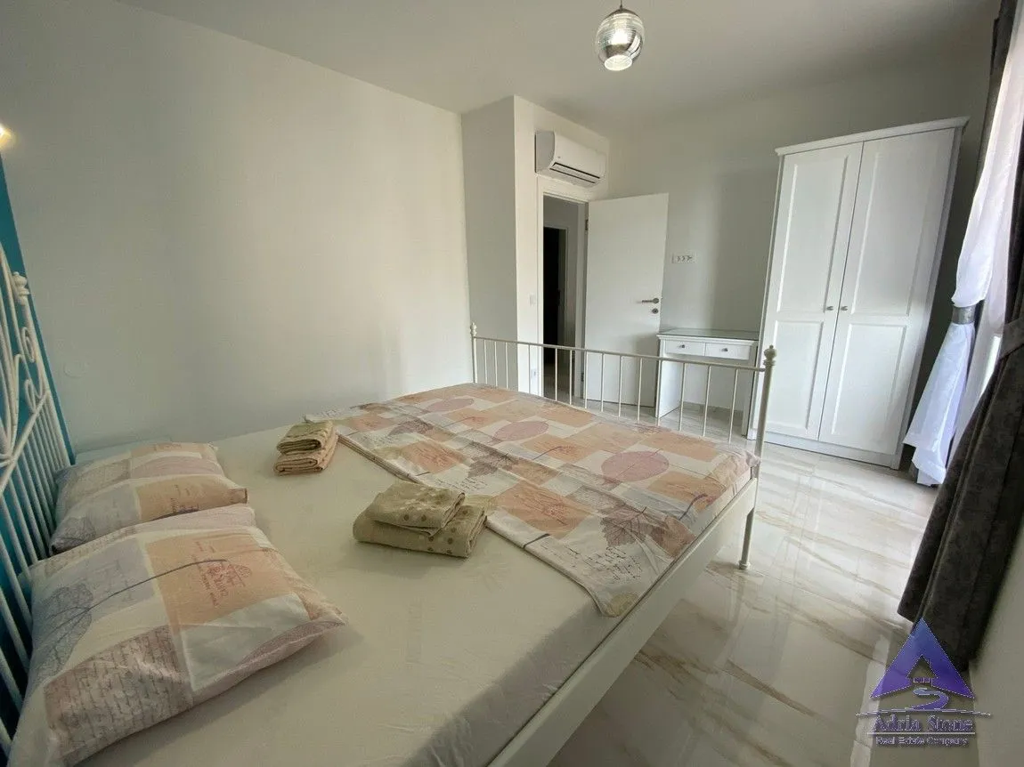 Rent, three bedroom apartment, 115m², Bečići, Budva