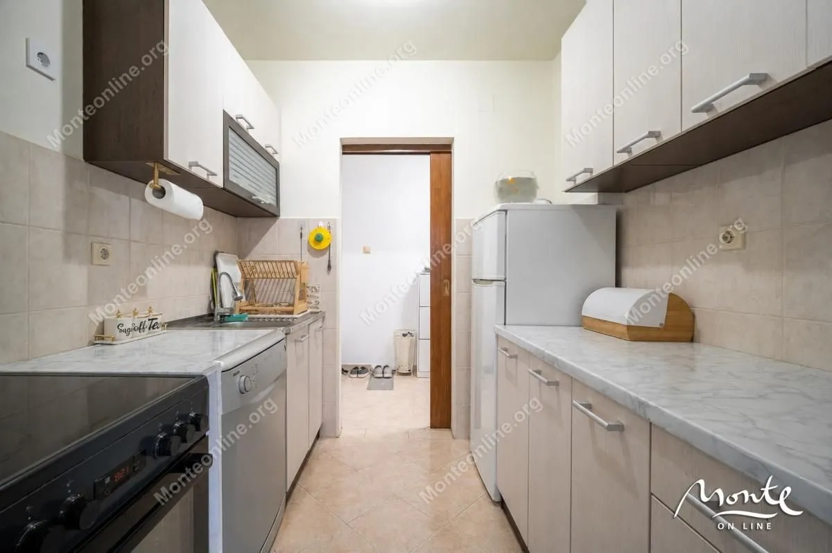 Sale, three bedroom apartment, 88m², Dobrota, Kotor