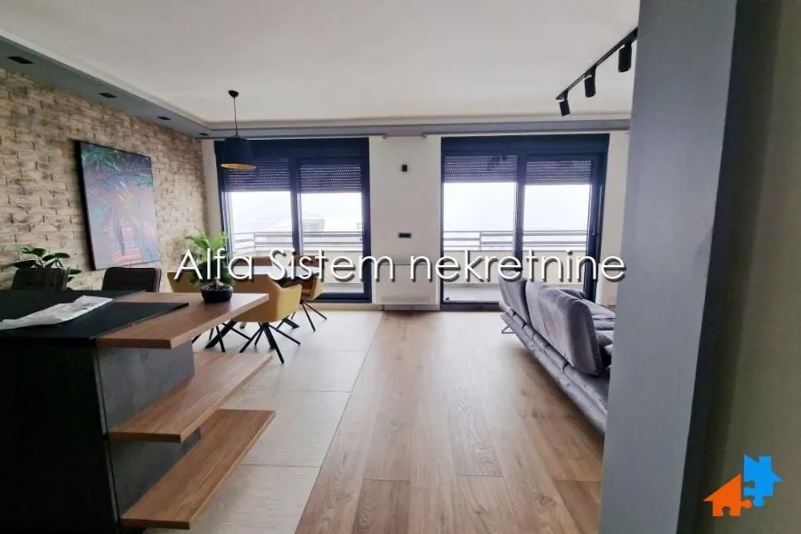 Izdavanje, trosoban stan, 90m², Uciteljsko Naselje, Zvezdara Sve Podlokacije