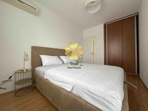 Izdavanje, trosoban stan, 90m², Obala Morače, Podgorica - image 14