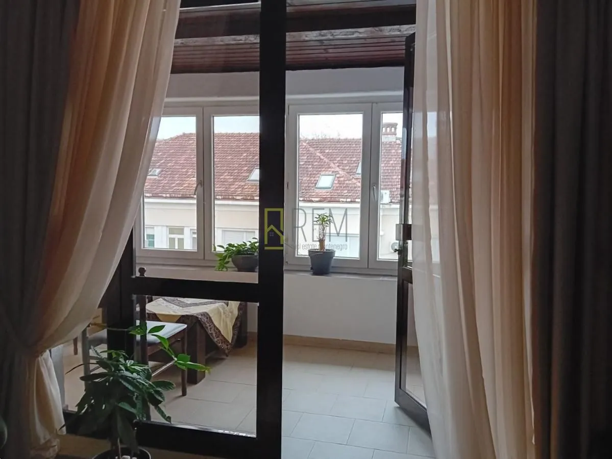 Prodaja, dvosoban stan, 75m², Centar, Podgorica