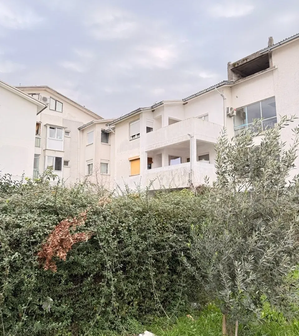 Prodaja, dvosoban stan, 68m², Makedonsko naselje, Bar