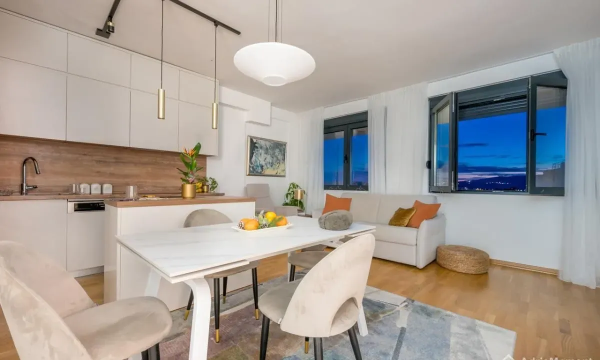 Sale, two bedroom apartment, 63m², Centar, Tivat