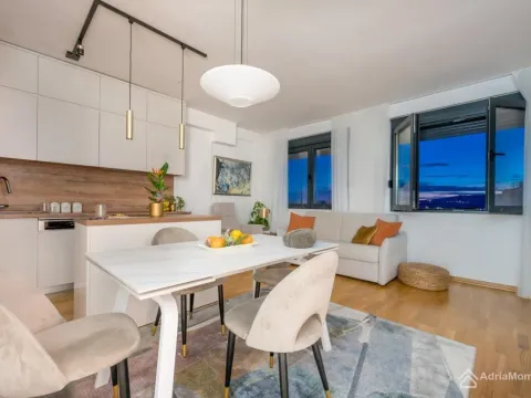 Prodaja, dvosoban stan, 63m², Centar, Tivat