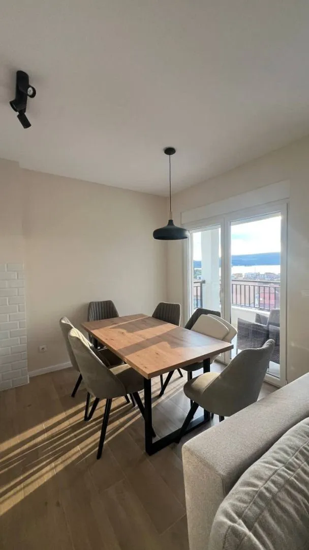 Rent, one bedroom apartment, 55m², Kalimanj, Tivat