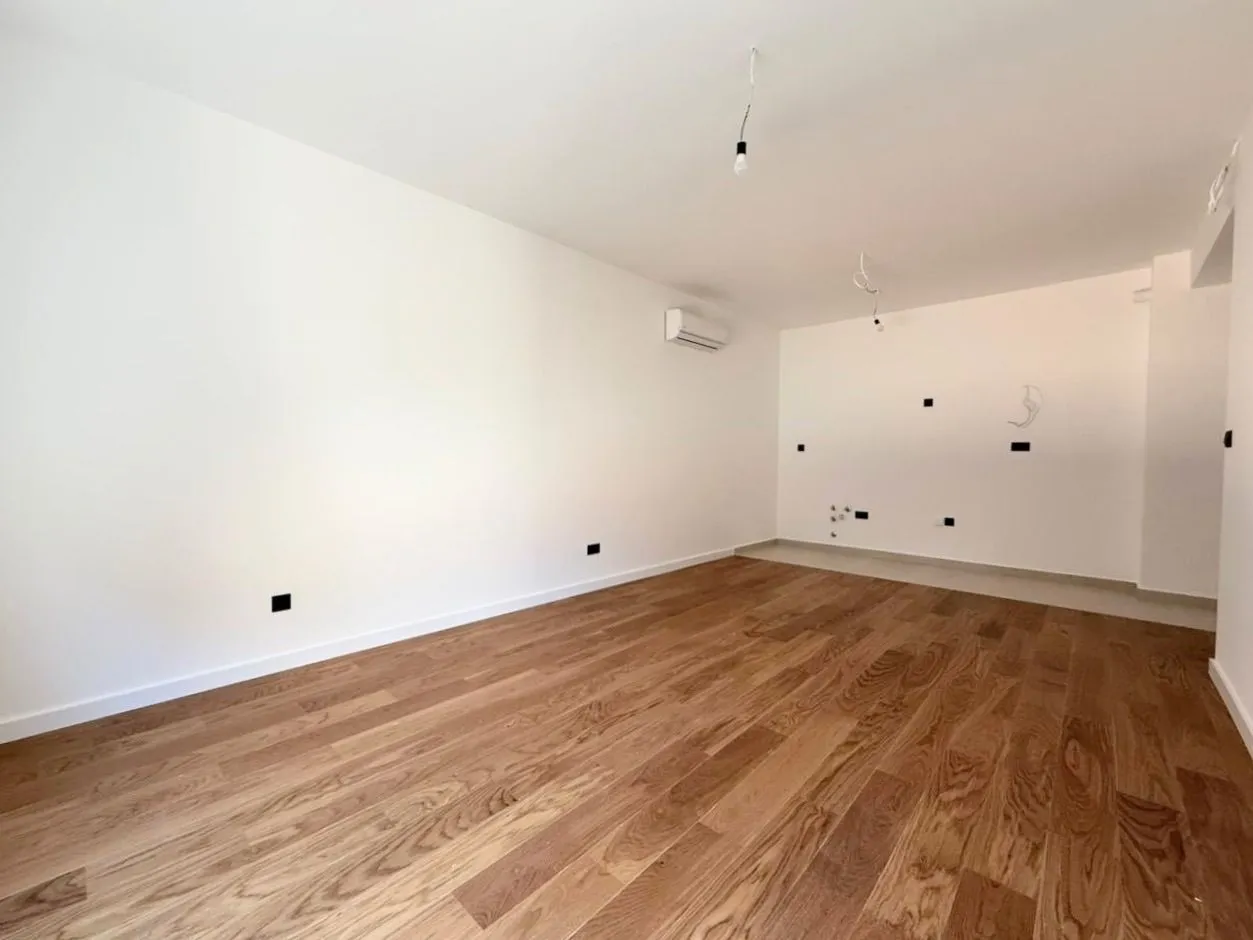 Prodaja, dvosoban stan, 63m², Tološi, Podgorica