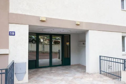 Sale, four bedroom apartment, 90m², Petrovac, Budva - image 20