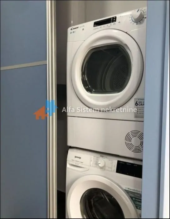 Izdavanje, dvosoban stan, 54m², Savski Venac, Beograd