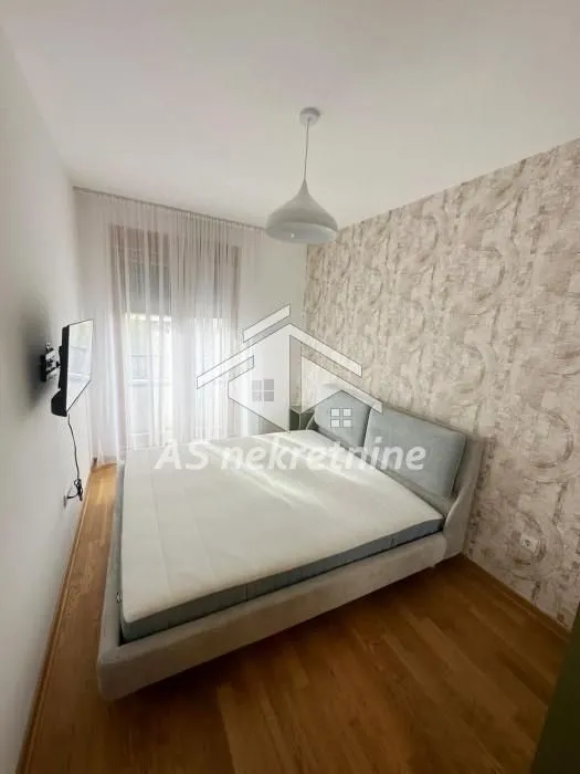 Rent, two bedroom apartment, 49m², Južni Bulevar, Vračar Sve Podlokacije