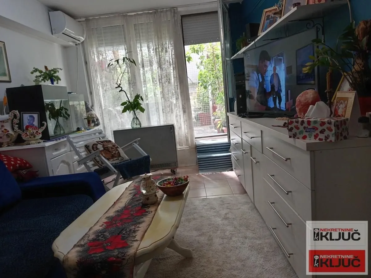 Prodaja, dvosoban stan, 54m², Bulevar Oslobodjenja, Novi Sad Sve Podlokacije