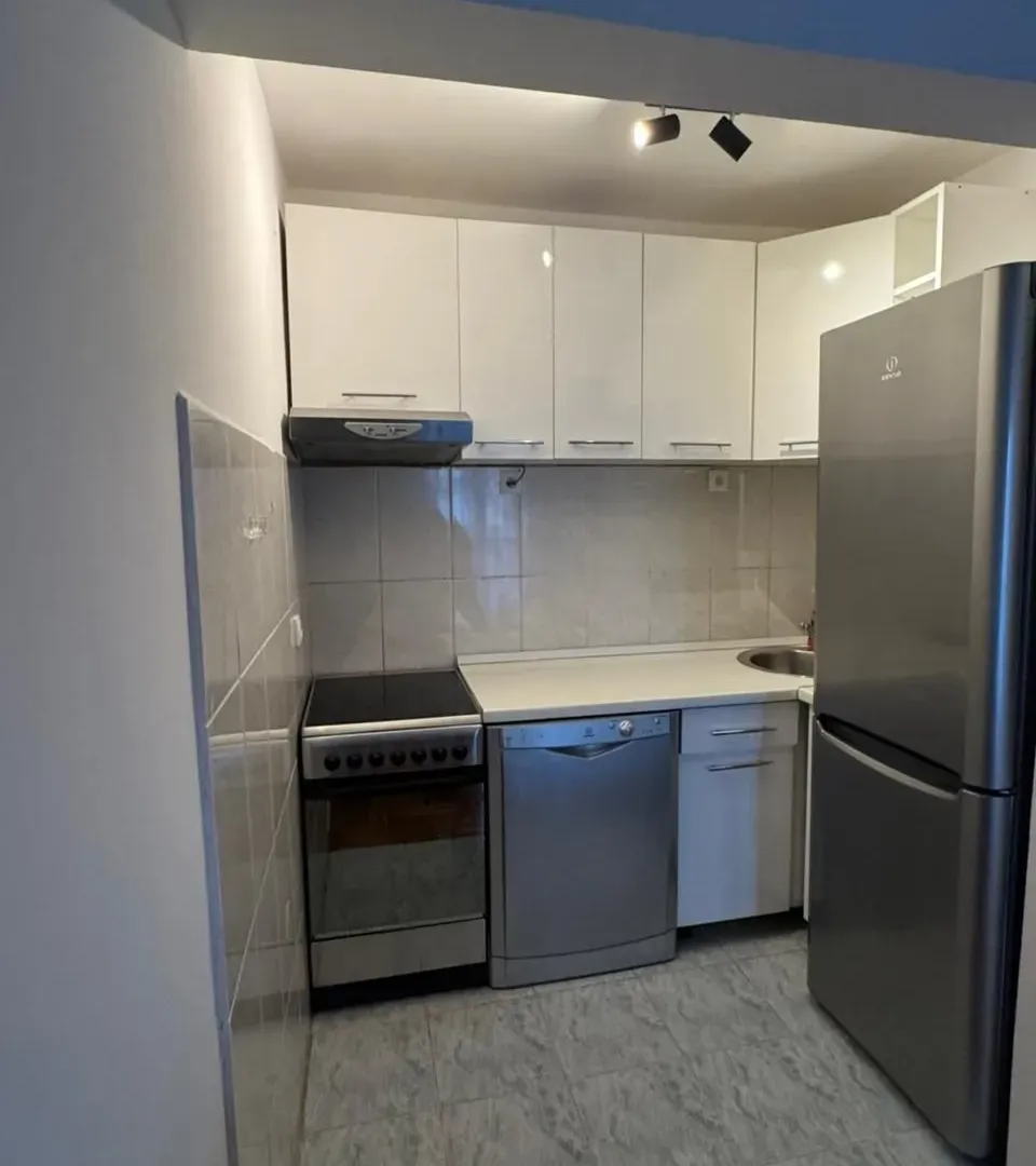 Izdavanje, jednosoban stan, 35m², Centar, Podgorica