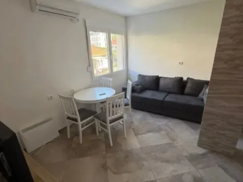 Prodaja, dvosoban stan, 52m², Centar, Tivat - image 1