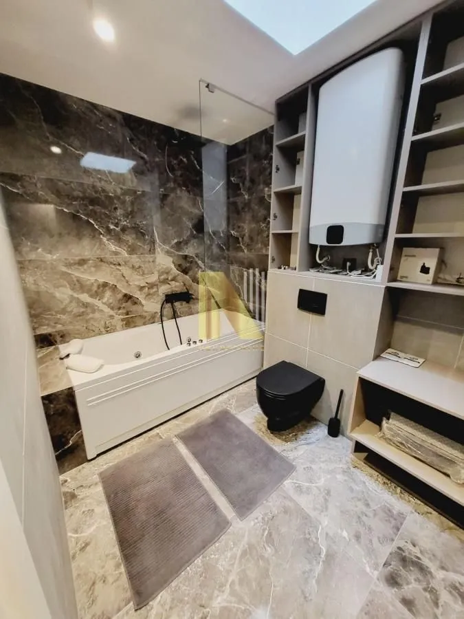Prodaja, četvorosoban stan, 122m², Grbavica, Novi Sad Sve Podlokacije