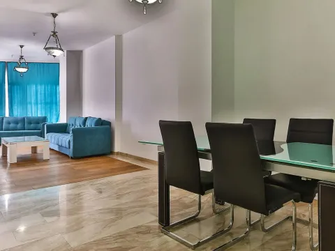 Izdavanje, dvosoban stan, 77m², Centar, Budva - image 1