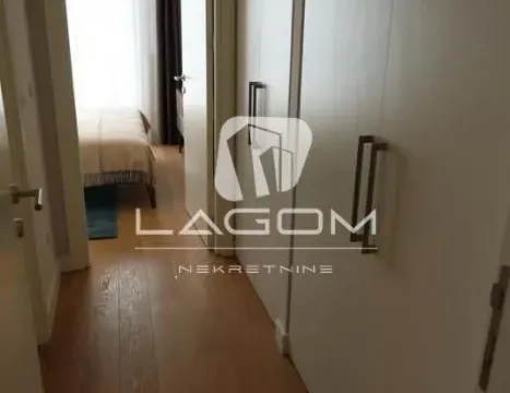 Izdavanje, trosoban stan, 79m², Savski Venac, Beograd - image 8