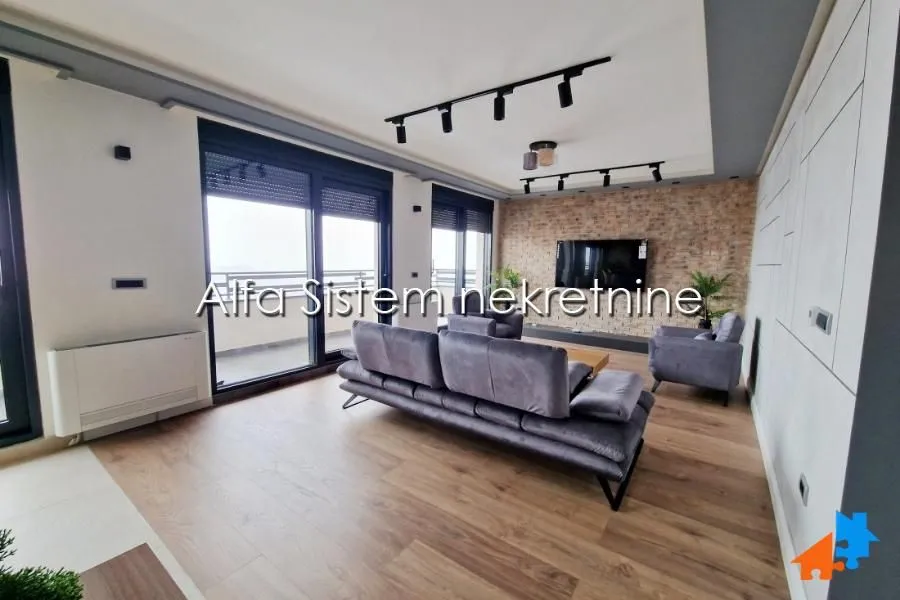 Izdavanje, trosoban stan, 90m², Uciteljsko Naselje, Zvezdara Sve Podlokacije