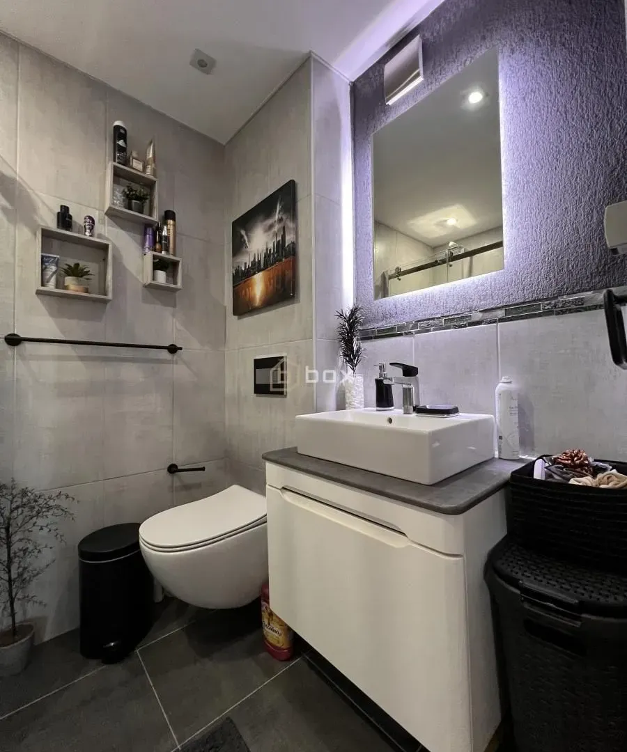 Prodaja, trosoban stan, 91m², Medijana, Niš